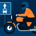 Мотоцикл на полосе общественного транспорта